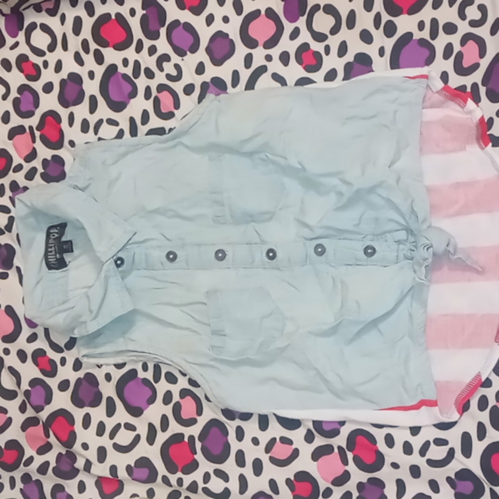 Little girl sleeveless button up